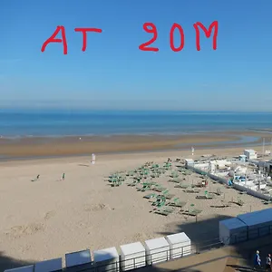 Appartement Studio Center Of W/parking & South Terrace Oostende